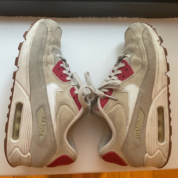 Nike Women’s 2015 Air Max 90 'Strawberry Cheesecake' - Picture 8 of 11